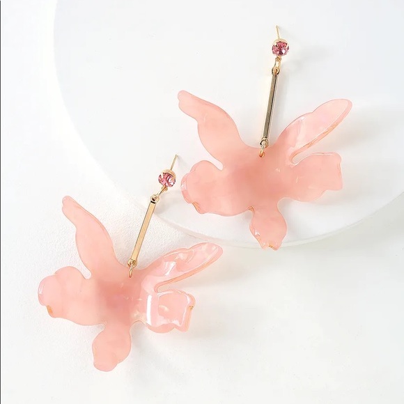🍐2 for $30🍐 Lulu Felicia Pink Acrylic Flower Iridescent Earrings - Picture 3 of 3
